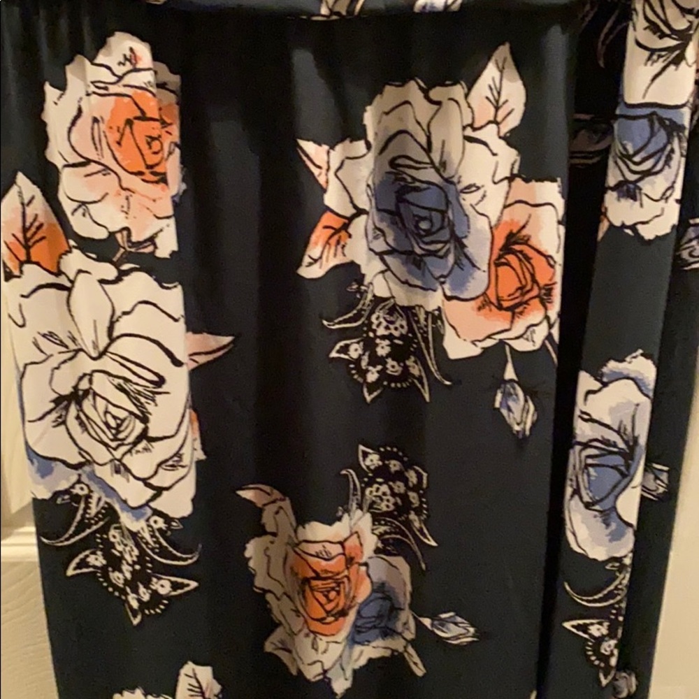 Dress - Picture 3 of 4